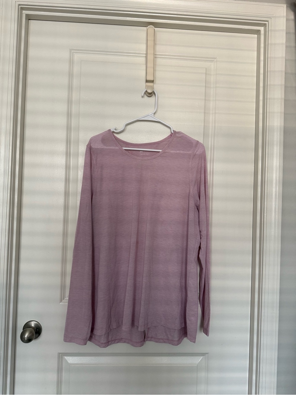 Backless athletic top